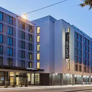 4* Hotel Courtyard Ost